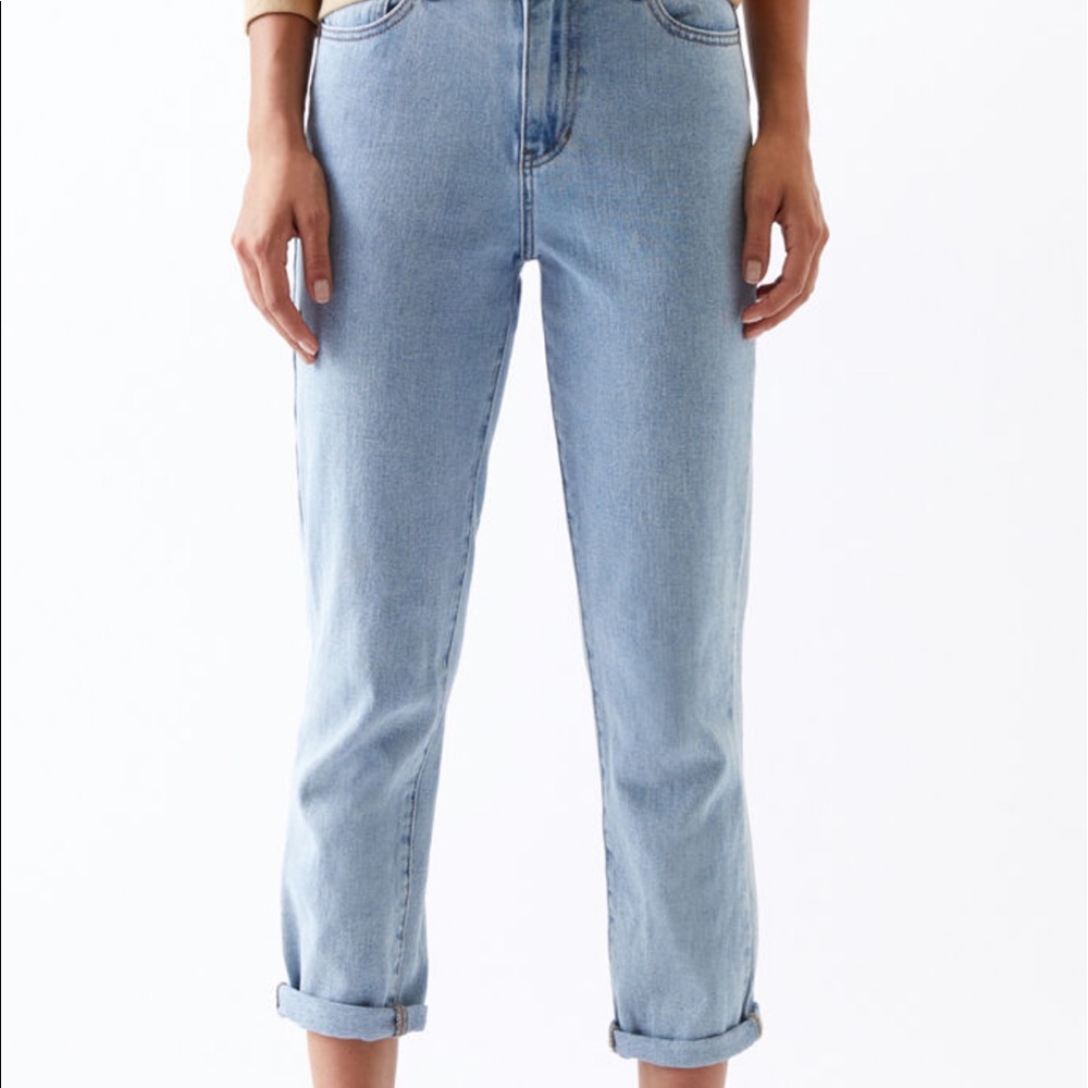 Light mom jeans